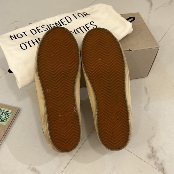 Golden Goose Superstar Sneaker - Picture 6 of 16